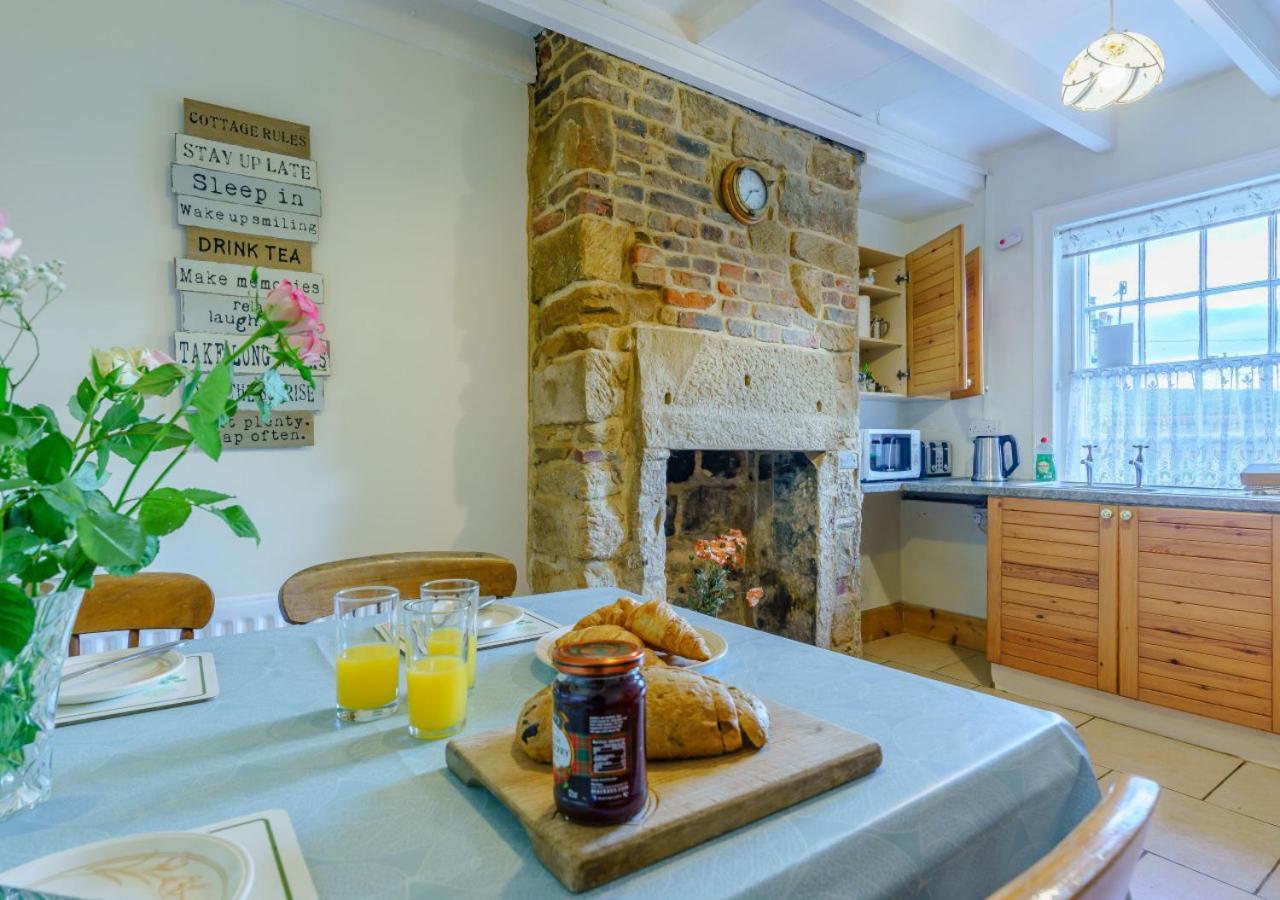 Alice Cottage Robin Hood's Bay Exterior photo